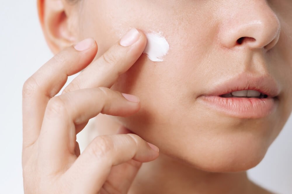 Moisturize Your Skin Daily. Moisturizer Helps To Keep Your Skin Hydrated And Supple. Choose A Moisturizer That Is Appropriate For Your Skin Type.